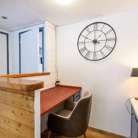 Spacious Wooden With Infra-red Sauna At Veluwe Nyaraló Putten