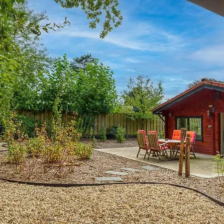 Spacious Wooden With Infra-red Sauna At Veluwe Feriehus *