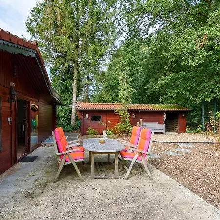 Nyaraló Spacious Wooden With Infra-red Sauna At Veluwe