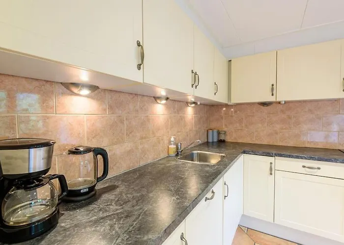 Spacious Wooden With Infra-red Sauna At Veluwe Tatil Evi