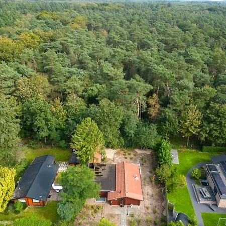 Feriehus Spacious Wooden With Infra-red Sauna At Veluwe Putten