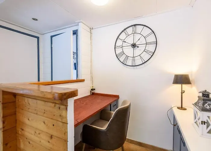 Spacious Wooden With Infra-red Sauna At Veluwe Semesterbostad Putten