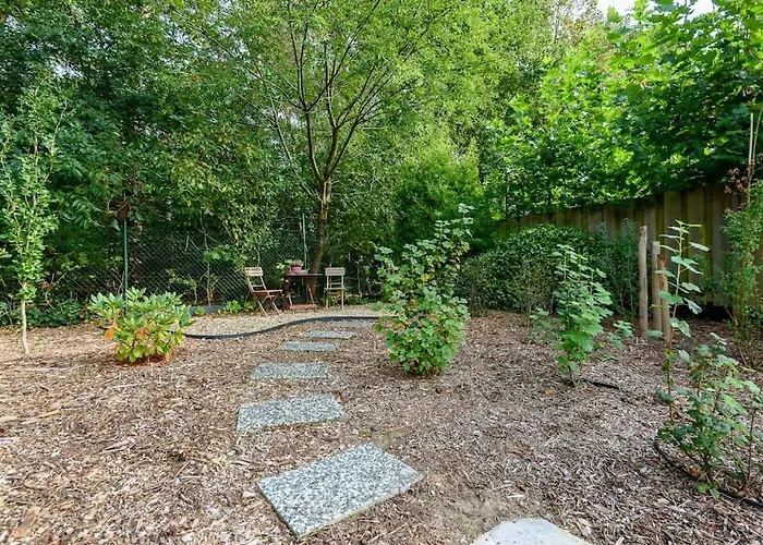 Semesterbostad Spacious Wooden With Infra-red Sauna At Veluwe Putten