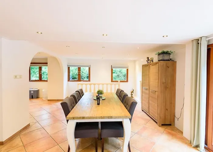 Spacious Wooden With Infra-red Sauna At Veluwe *