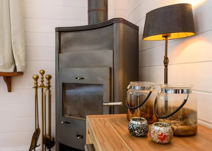 Semesterbostad Spacious Wooden With Infra-red Sauna At Veluwe *